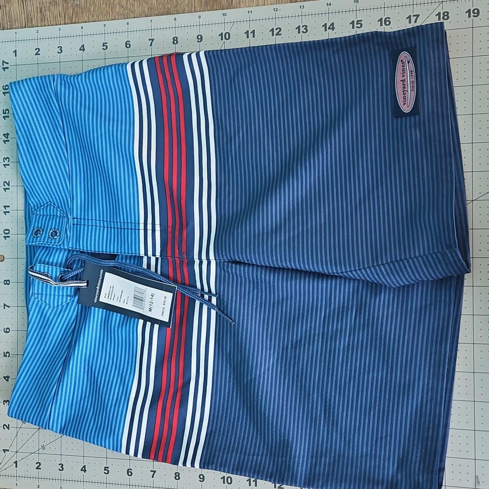 NWT Vineyard Vines Boy's swim Board Shorts medium 12/14.